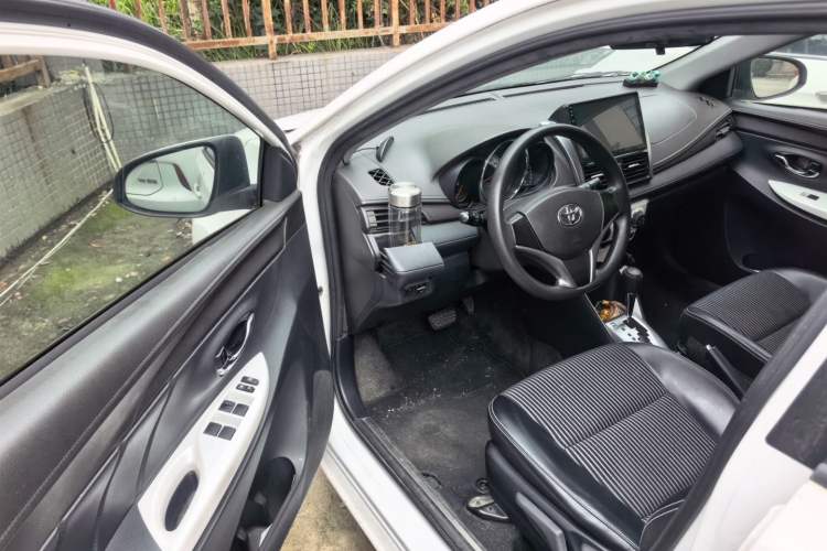 Used Toyota YARiS L Zhi Xuan 2015 1.5G Automatic Xuan Dong Sunroof Special Edition Driver Seat