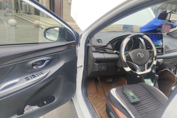 Used Toyota YARiS L Zhi Xuan 2015 1.5E Automatic Charm Edition Driver Seat