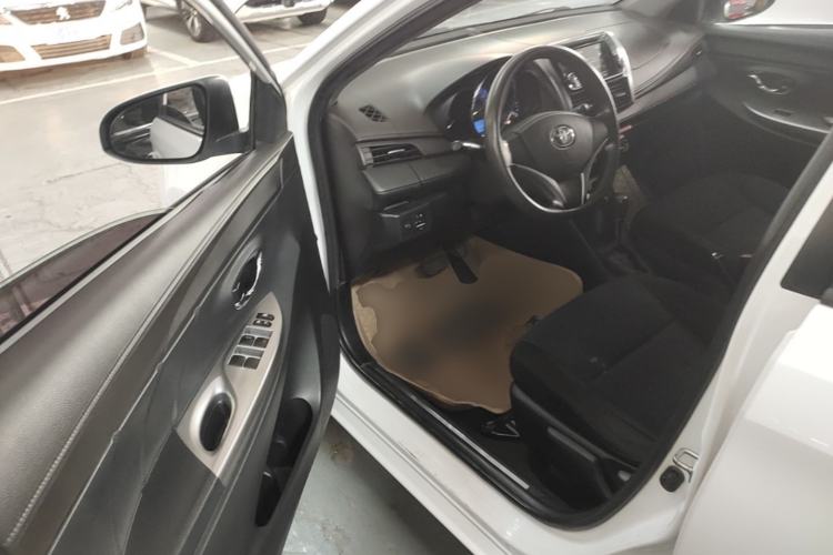 Used Toyota YARiS L Zhi Xuan 2015 1.5E Automatic Charm Edition Driver Seat