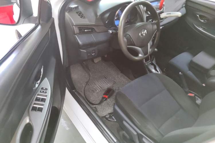 Used Toyota YARiS L Zhi Xuan 2015 1.5E Automatic Charm Edition Driver Seat