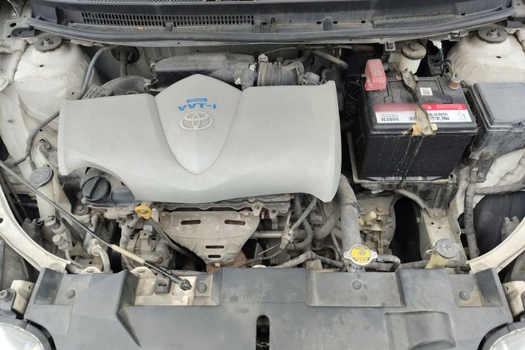 Used Toyota YARiS L Zhi Xuan 2015 1.5E Automatic Charm Edition Engine Bay