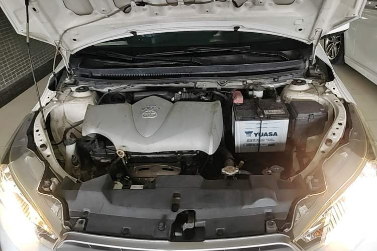 Used Toyota YARiS L Zhi Xuan 2015 1.5E Automatic Charm Edition Engine Bay