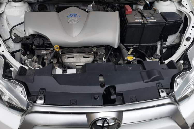 Used Toyota YARiS L Zhi Xuan 2015 1.5E Automatic Charm Edition Engine Bay