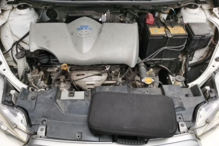 Used Toyota YARiS L Zhi Xuan 2015 1.5E Automatic Charm Edition Engine Bay