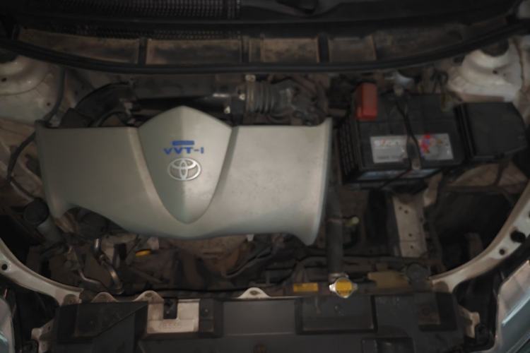 Used Toyota YARiS L Zhi Xuan 2015 1.5E Automatic Charm Edition Engine Bay