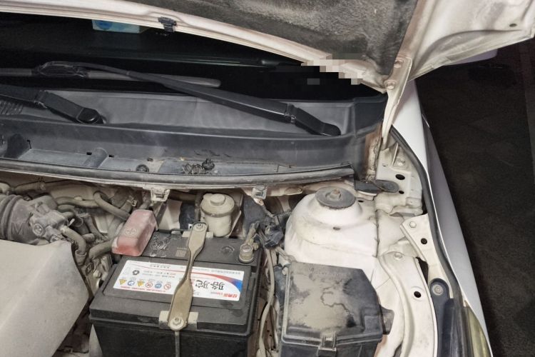 Used Toyota YARiS L Zhi Xuan 2015 1.5E Automatic Charm Edition Engine Bay Left
