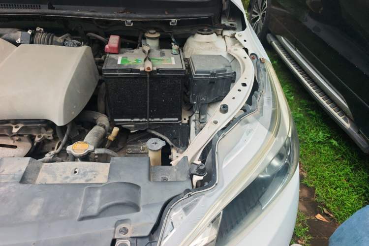 Used Toyota YARiS L Zhi Xuan 2015 1.5E Automatic Charm Edition Engine Bay Left