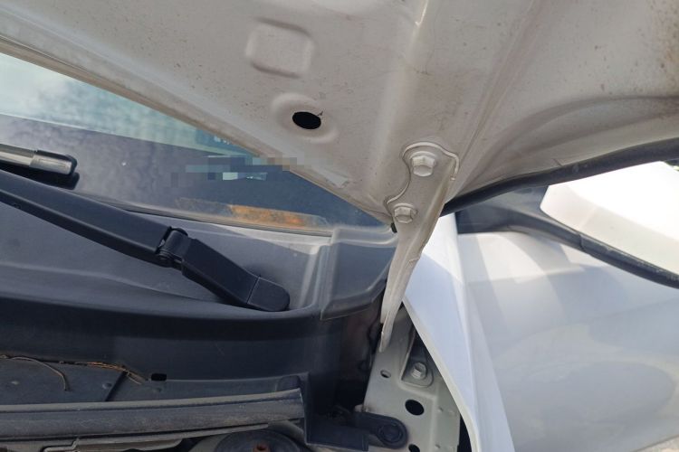 Used Toyota YARiS L Zhi Xuan 2015 1.5E Automatic Charm Edition Engine Bay Left