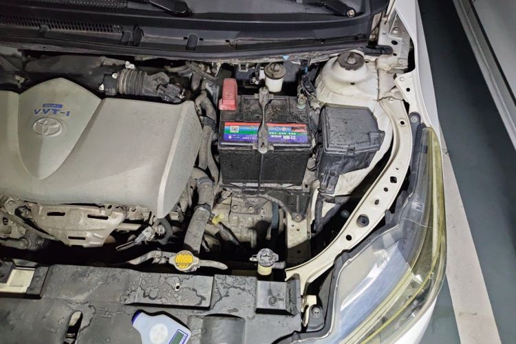 Used Toyota YARiS L Zhi Xuan 2015 1.5E Automatic Charm Edition Engine Bay Left