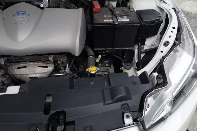 Used Toyota YARiS L Zhi Xuan 2015 1.5E Automatic Charm Edition Engine Bay Left