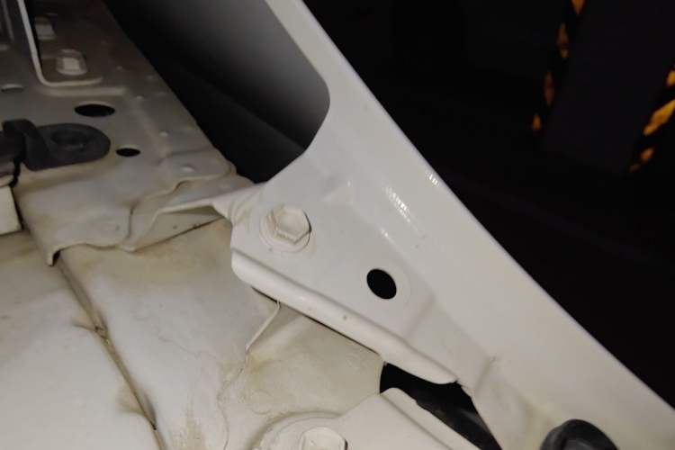 Used Toyota YARiS L Zhi Xuan 2015 1.5E Automatic Charm Edition Engine Bay Left