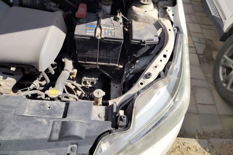 Used Toyota YARiS L Zhi Xuan 2015 1.5E Automatic Charm Edition Engine Bay Left
