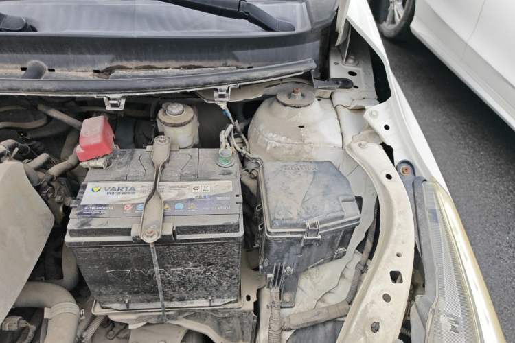 Used Toyota YARiS L Zhi Xuan 2015 1.5E Automatic Charm Edition Engine Bay Left
