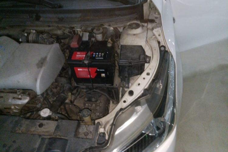 Used Toyota YARiS L Zhi Xuan 2015 1.5E Automatic Charm Edition Engine Bay Left