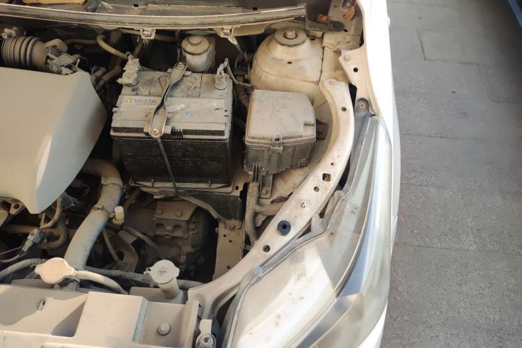 Used Toyota YARiS L Zhi Xuan 2015 1.5E Automatic Charm Edition Engine Bay Left
