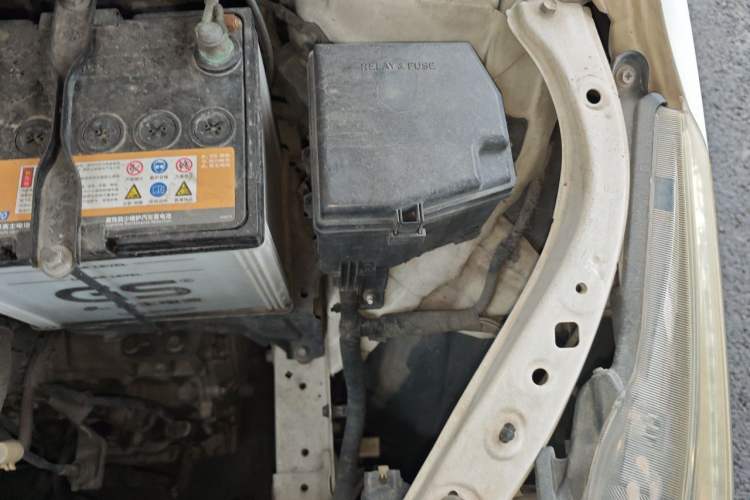Used Toyota YARiS L Zhi Xuan 2015 1.5E Automatic Charm Edition Engine Bay Left