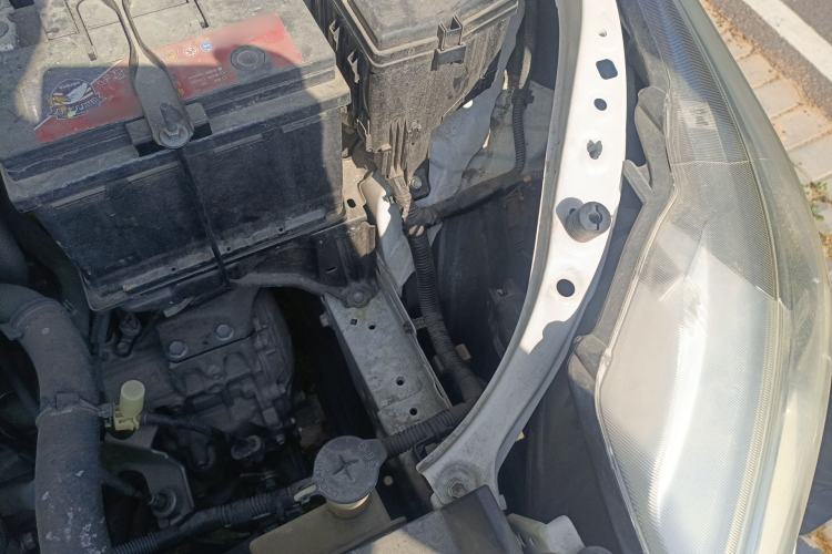 Used Toyota YARiS L Zhi Xuan 2015 1.5E Automatic Charm Edition Engine Bay Left