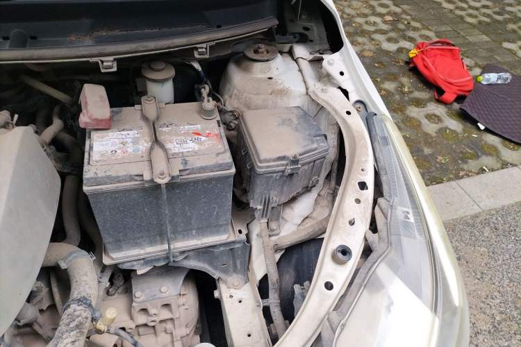 Used Toyota YARiS L Zhi Xuan 2015 1.5E Automatic Charm Edition Engine Bay Left