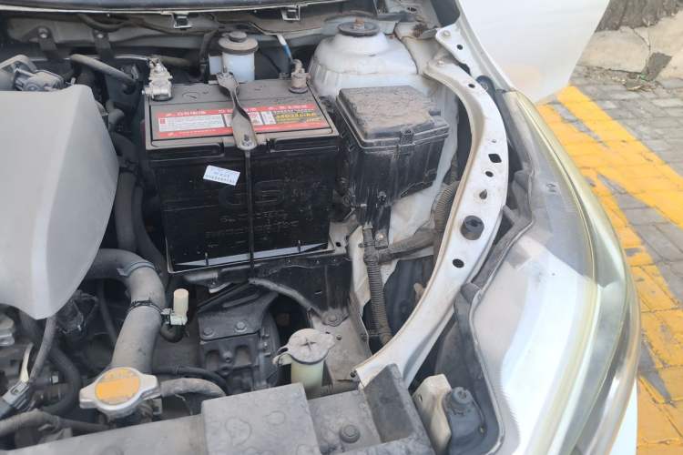 Used Toyota YARiS L Zhi Xuan 2015 1.5E Automatic Charm Edition Engine Bay Left