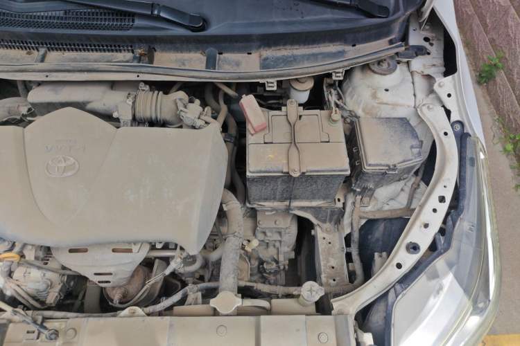 Used Toyota YARiS L Zhi Xuan 2015 1.5E Automatic Charm Edition Engine Bay Left