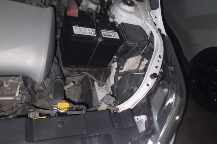 Used Toyota YARiS L Zhi Xuan 2015 1.5E Automatic Charm Edition Engine Bay Left