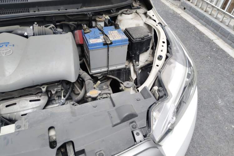 Used Toyota YARiS L Zhi Xuan 2015 1.5E Automatic Charm Edition Engine Bay Left