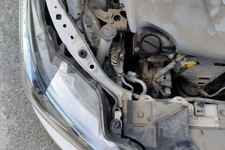 Used Toyota YARiS L Zhi Xuan 2015 1.5E Automatic Charm Edition Engine Bay Right