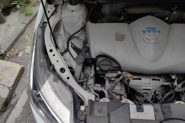 Used Toyota YARiS L Zhi Xuan 2015 1.5E Automatic Charm Edition Engine Bay Right