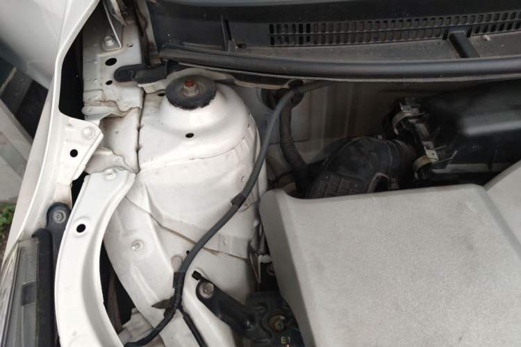 Used Toyota YARiS L Zhi Xuan 2015 1.5E Automatic Charm Edition Engine Bay Right