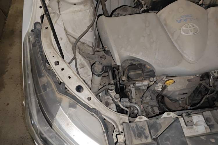 Used Toyota YARiS L Zhi Xuan 2015 1.5E Automatic Charm Edition Engine Bay Right