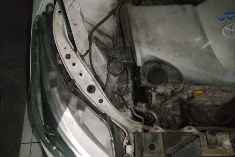 Used Toyota YARiS L Zhi Xuan 2015 1.5E Automatic Charm Edition Engine Bay Right