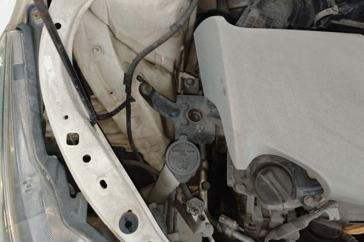 Used Toyota YARiS L Zhi Xuan 2015 1.5E Automatic Charm Edition Engine Bay Right