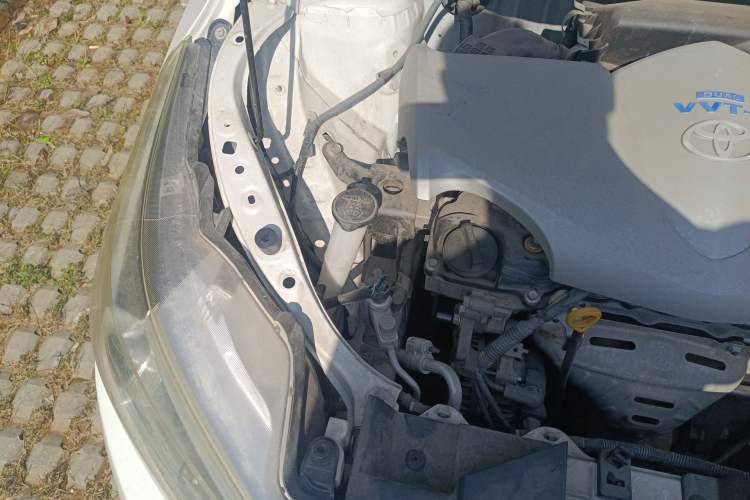 Used Toyota YARiS L Zhi Xuan 2015 1.5E Automatic Charm Edition Engine Bay Right