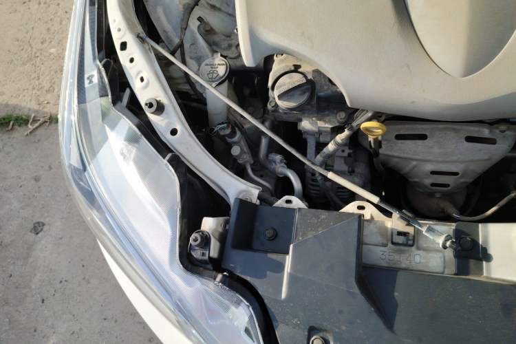 Used Toyota YARiS L Zhi Xuan 2015 1.5G Manual Xuan Dong Sunroof Special Edition Engine Bay Right