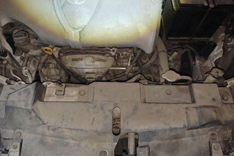 Used Toyota YARiS L Zhi Xuan 2015 1.5E Automatic Charm Edition Engine Bay