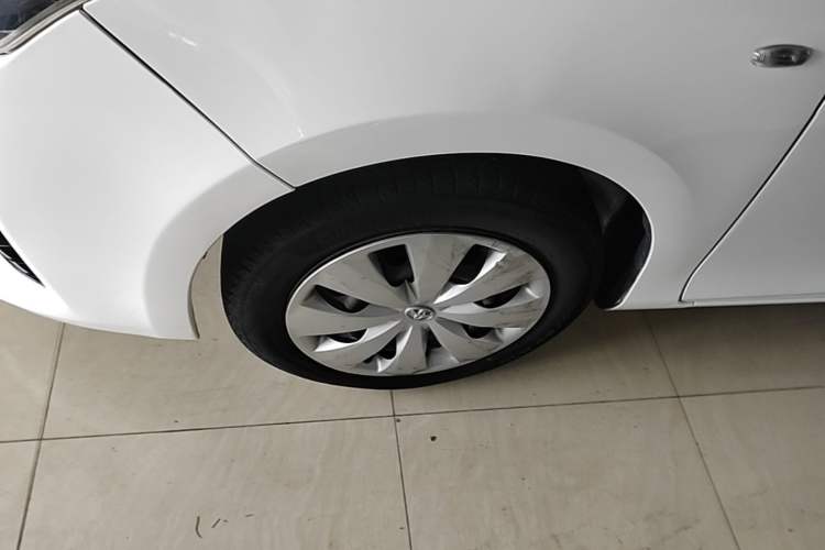 Used Toyota YARiS L Zhi Xuan 2015 1.5E Automatic Charm Edition Exterior 4