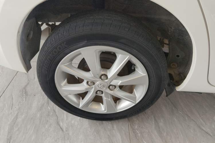 Used Toyota YARiS L Zhi Xuan 2015 1.5G Manual Xuan Dong Sunroof Special Edition Exterior 4