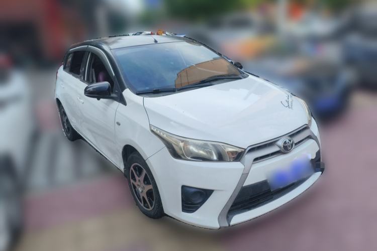 Used Toyota YARiS L Zhi Xuan 2015 1.5E Automatic Charm Edition Front Right 45 Deg