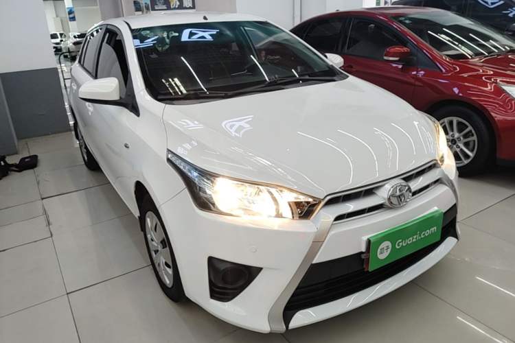 Used Toyota YARiS L Zhi Xuan 2015 1.5E Automatic Charm Edition Front Right 45 Deg