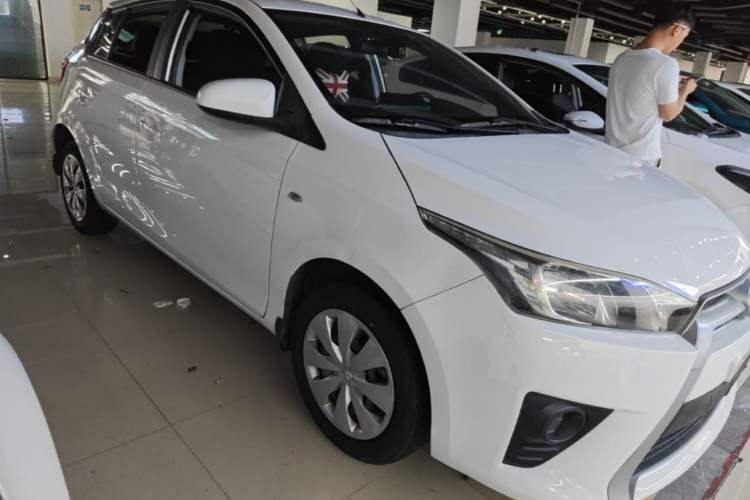Used Toyota YARiS L Zhi Xuan 2015 1.5E Automatic Charm Edition Front Right 45 Deg