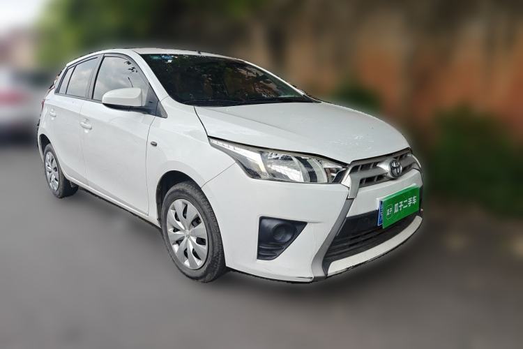 Used Toyota YARiS L Zhi Xuan 2015 1.5E Automatic Charm Edition Front Right 45 Deg