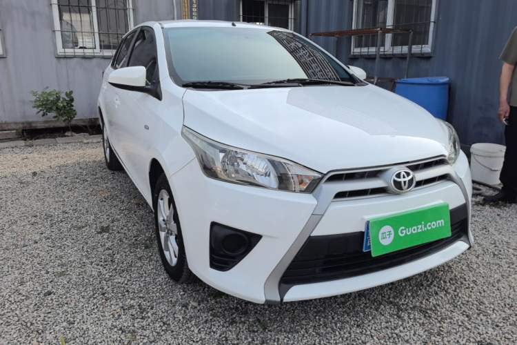 Used Toyota YARiS L Zhi Xuan 2015 1.5E Automatic Charm Edition Front Right 45 Deg