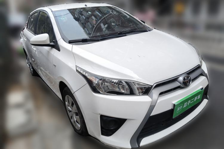 Used Toyota YARiS L Zhi Xuan 2015 1.5E Automatic Charm Edition Front Right 45 Deg