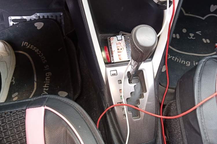 Used Toyota YARiS L Zhi Xuan 2015 1.5G Automatic Xuan Dong Sunroof Special Edition Gear Lever