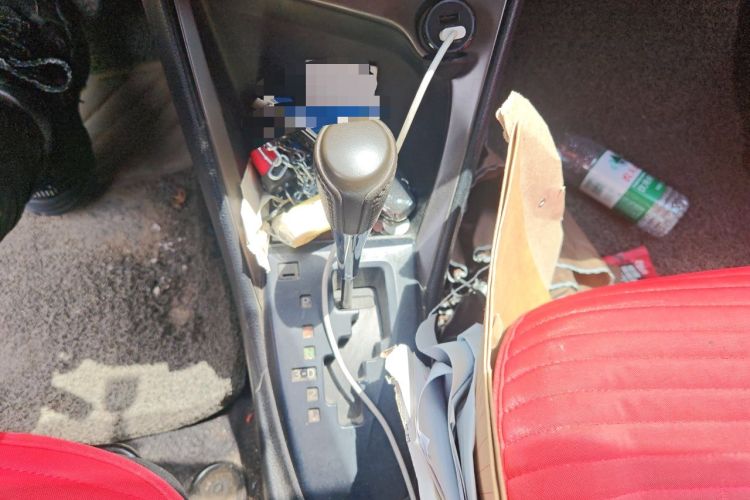 Used Toyota YARiS L Zhi Xuan 2015 1.5E Automatic Charm Edition Gear Lever