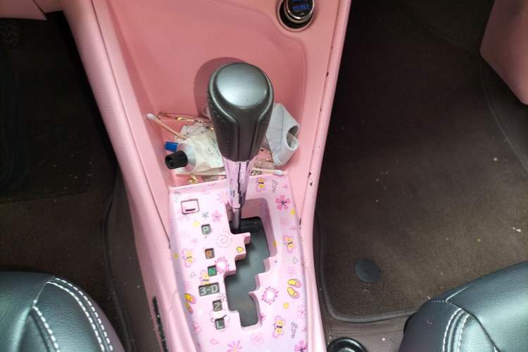 Used Toyota YARiS L Zhi Xuan 2015 1.5E Automatic Charm Edition Gear Lever