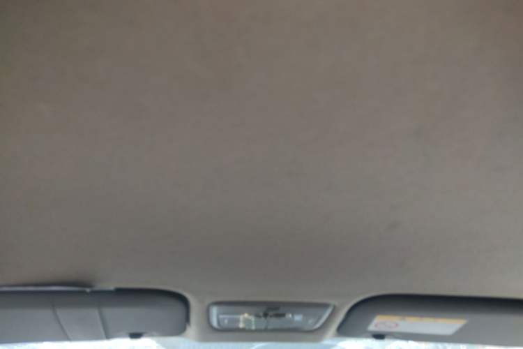 Used Toyota YARiS L Zhi Xuan 2015 1.5E Automatic Charm Edition Headliner
