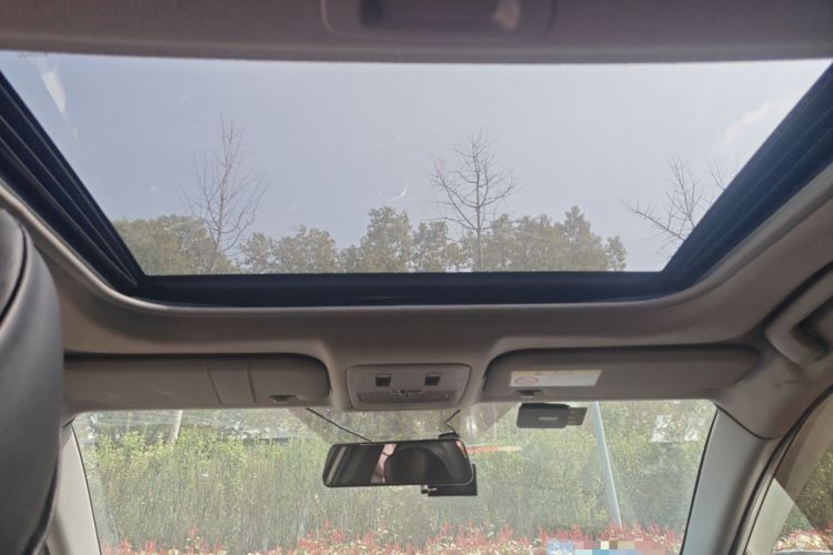 Used Toyota YARiS L Zhi Xuan 2015 1.5G Manual Xuan Dong Sunroof Special Edition Headliner