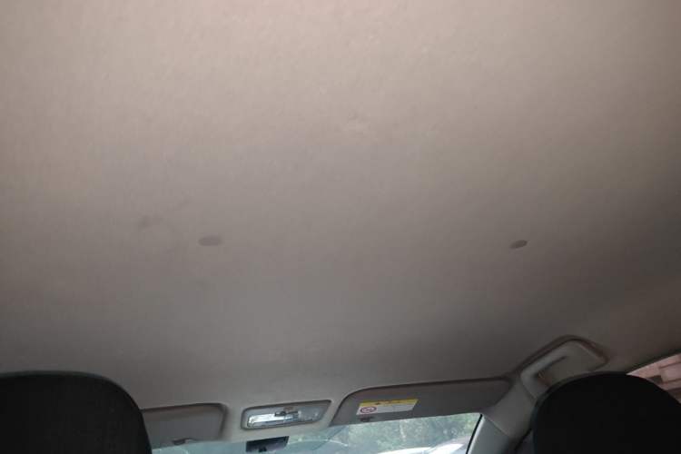 Used Toyota YARiS L Zhi Xuan 2015 1.5E Automatic Charm Edition Headliner