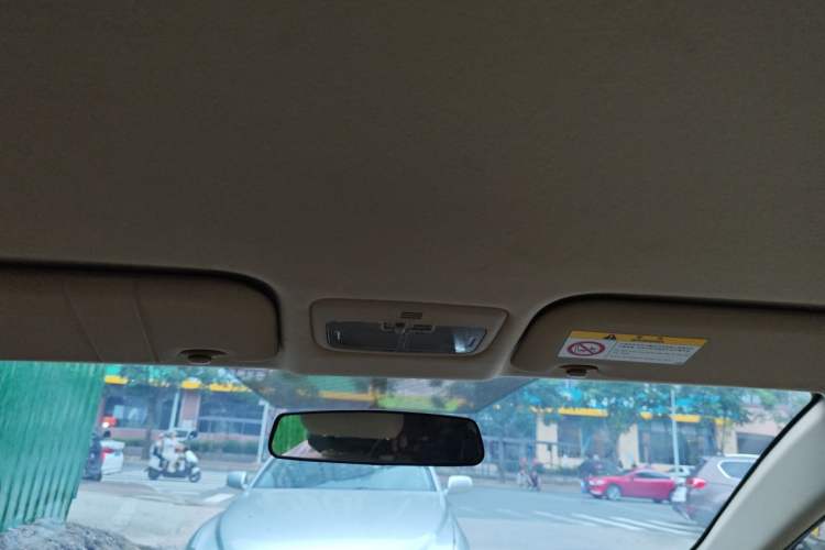 Used Toyota YARiS L Zhi Xuan 2015 1.5E Automatic Charm Edition Headliner